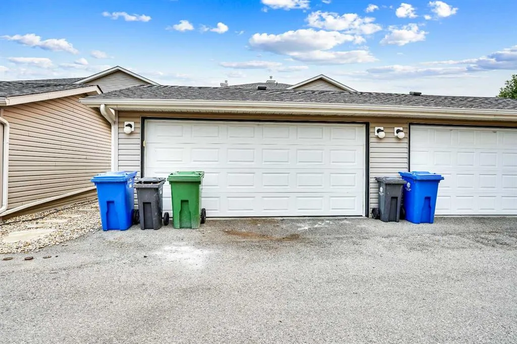 323 Sandford Place NW
