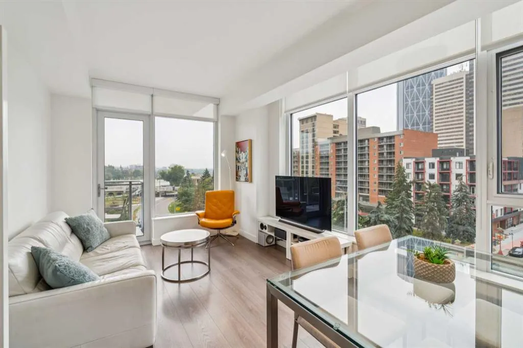 118 Waterfront Court SW, #607