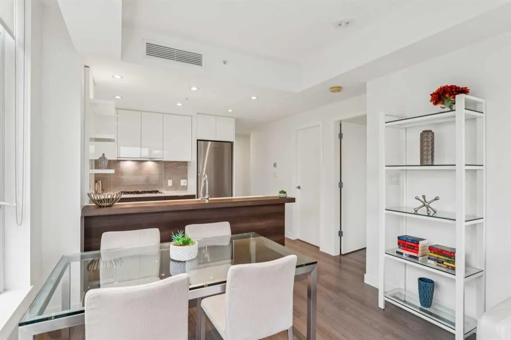 118 Waterfront Court SW, #607