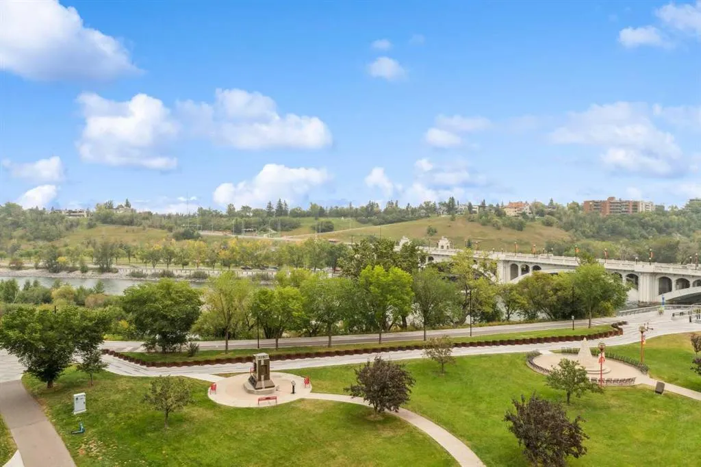 118 Waterfront Court SW, #607