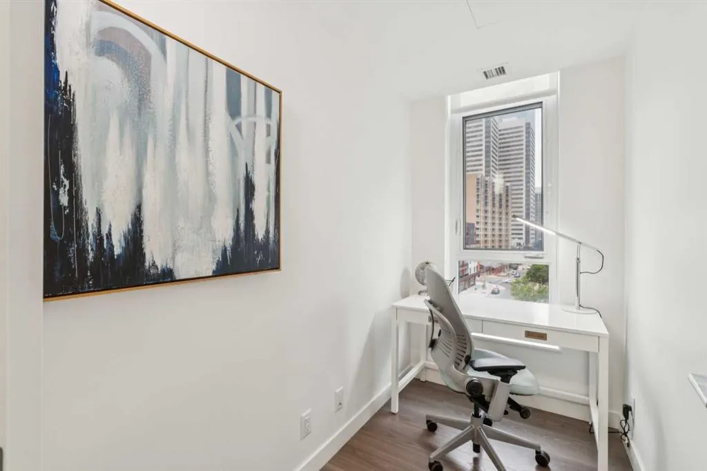 118 Waterfront Court SW, #607