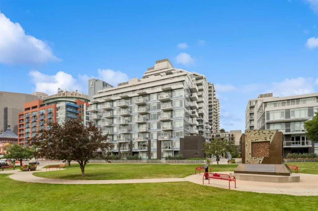 118 Waterfront Court SW, #607