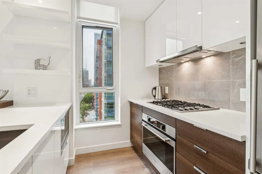 118 Waterfront Court SW, #607