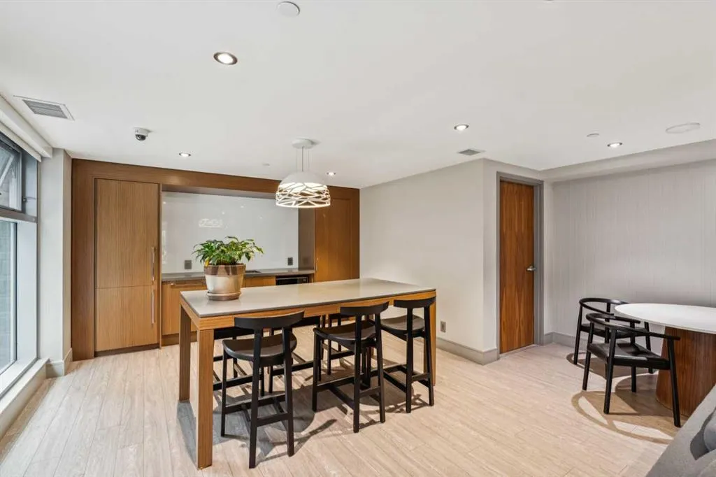 118 Waterfront Court SW, #607