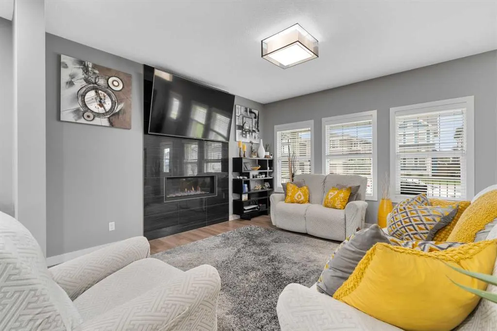 314 Evanston Way NW