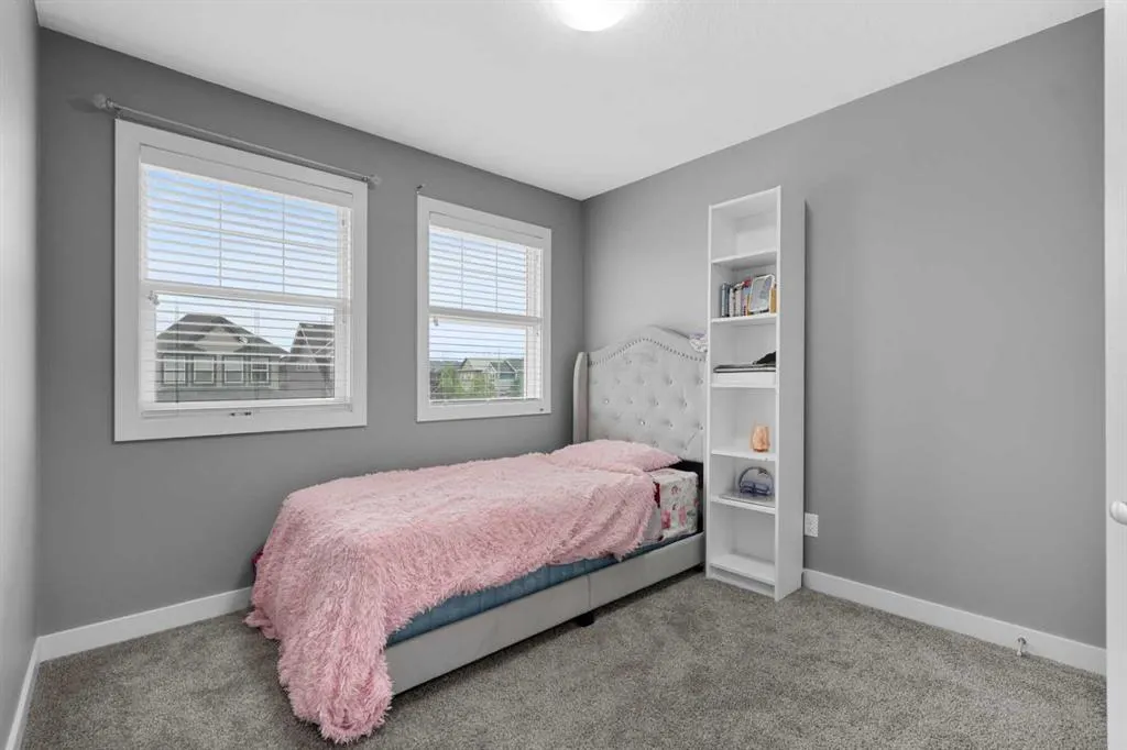 314 Evanston Way NW