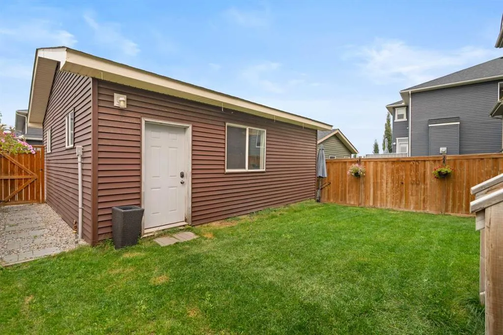 314 Evanston Way NW