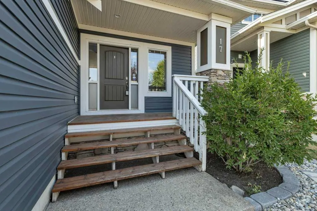 17 Luxstone Rise SW