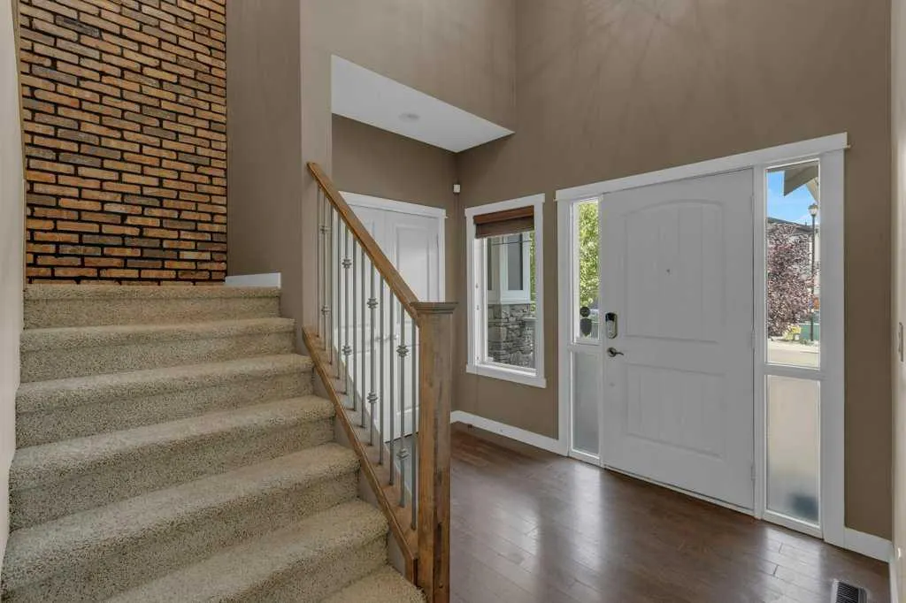 17 Luxstone Rise SW