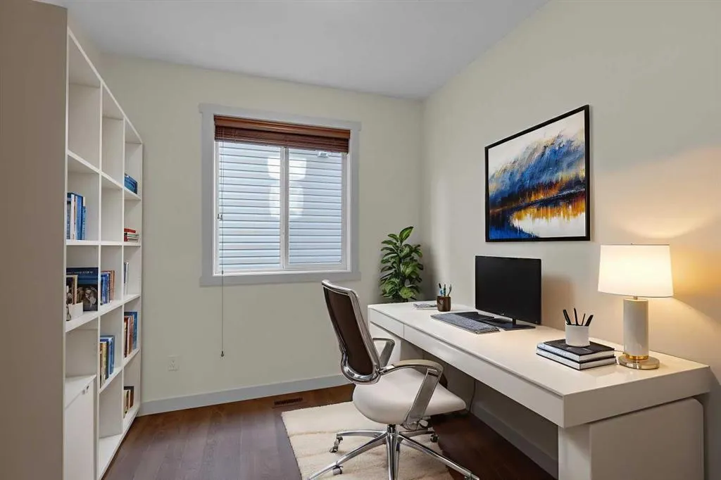 17 Luxstone Rise SW