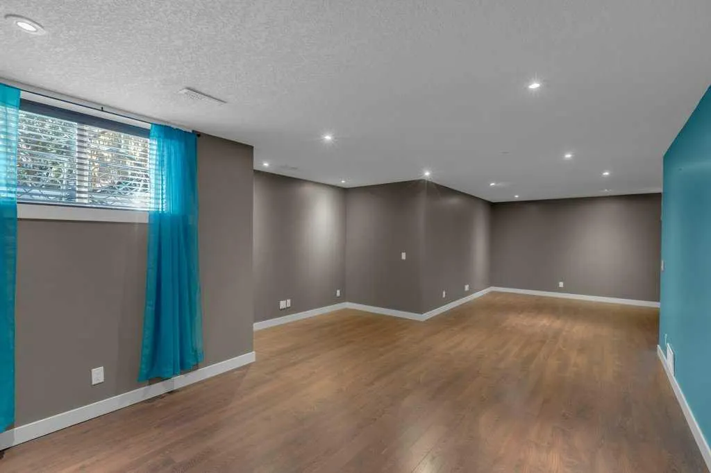 17 Luxstone Rise SW