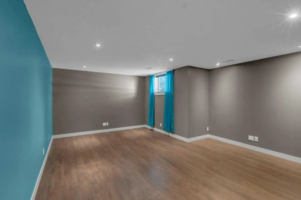 17 Luxstone Rise SW