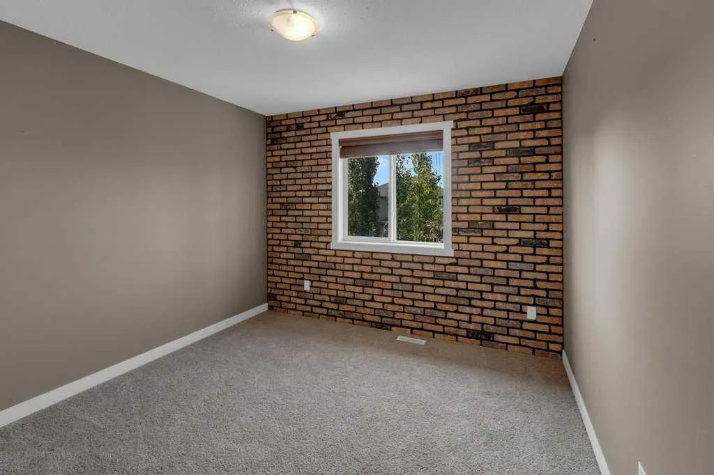 17 Luxstone Rise SW