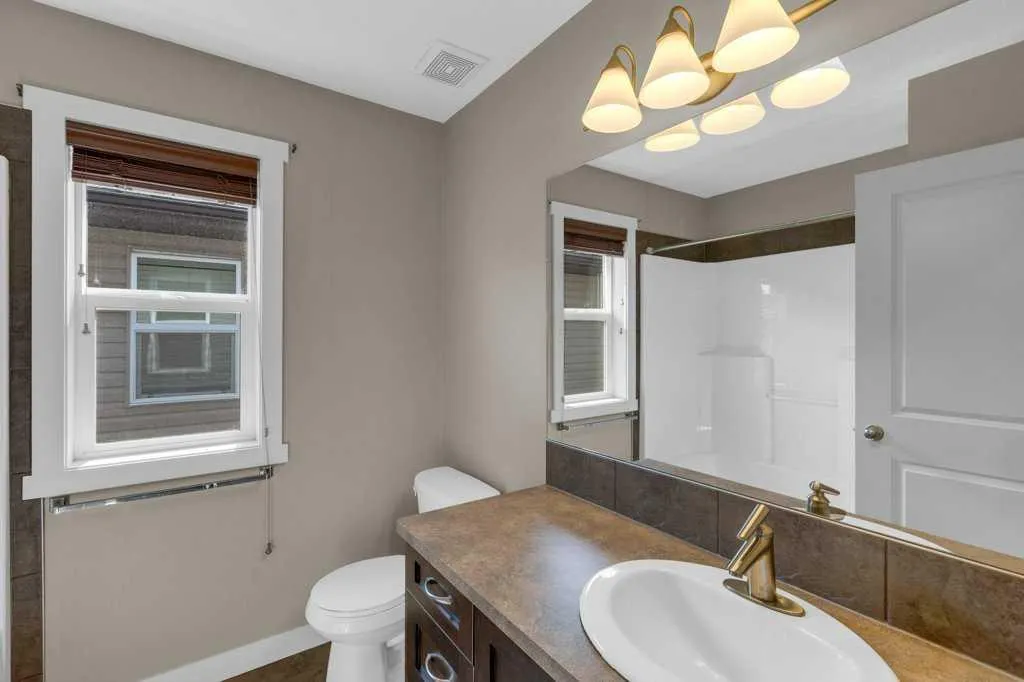 17 Luxstone Rise SW