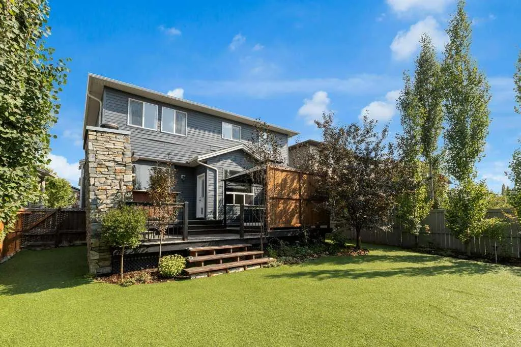 17 Luxstone Rise SW