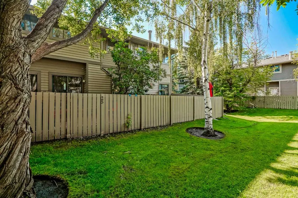 99 Midpark Gardens SE, #25