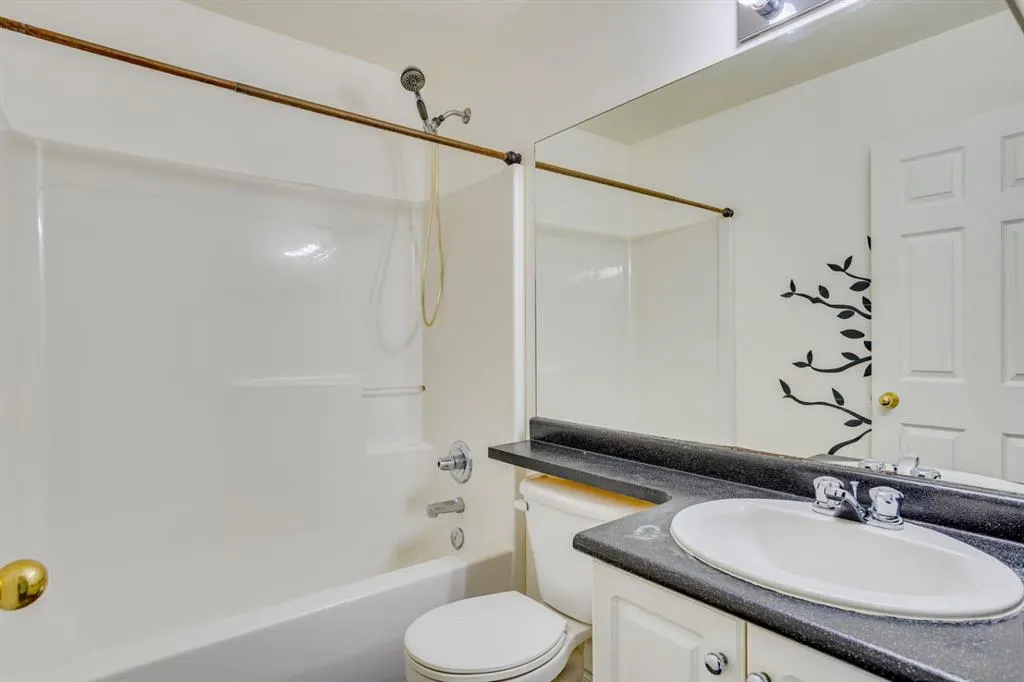 101 Paish Place, ##43
