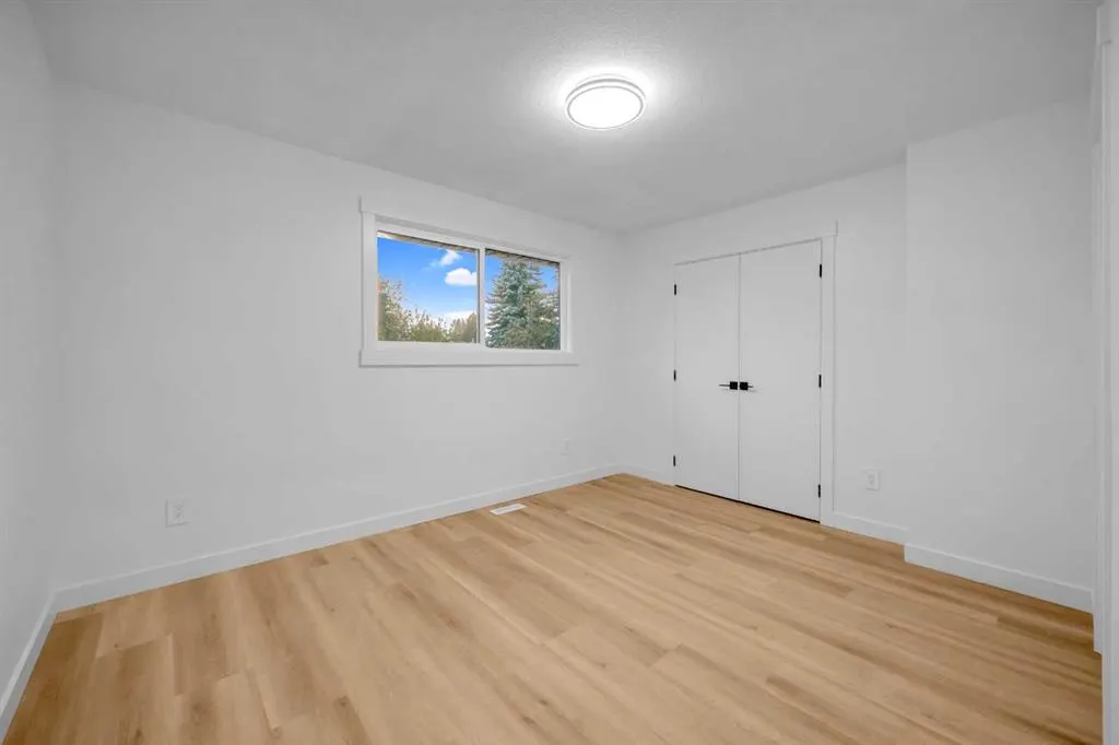 423 Queensland Circle SE