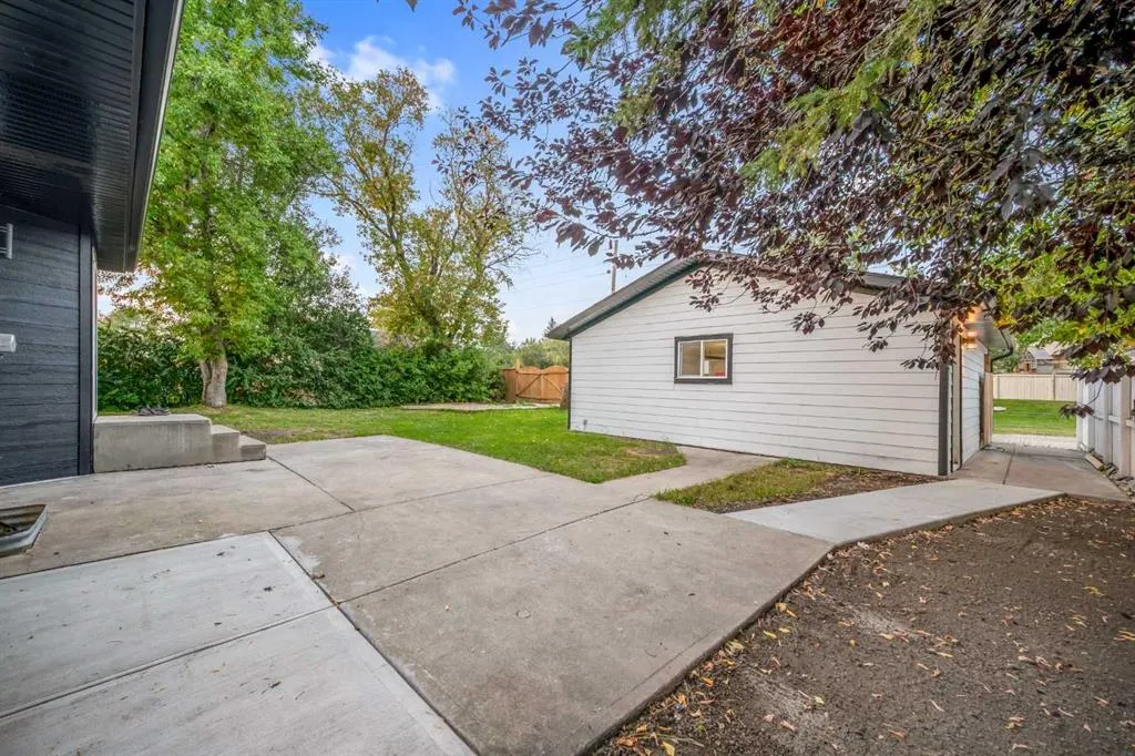 423 Queensland Circle SE