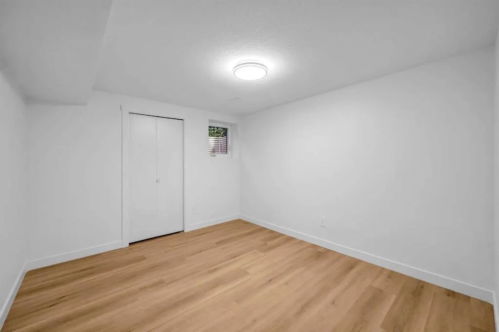 423 Queensland Circle SE