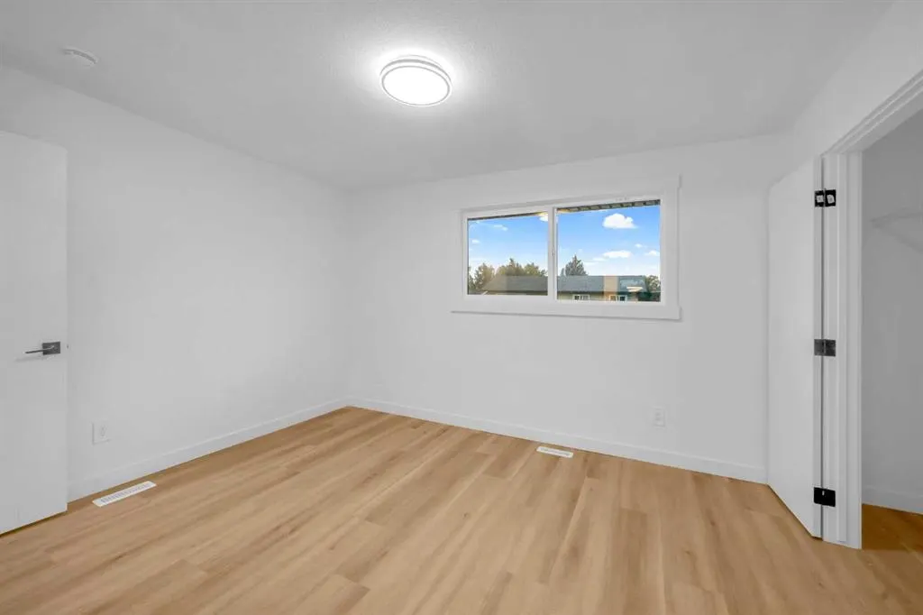 423 Queensland Circle SE