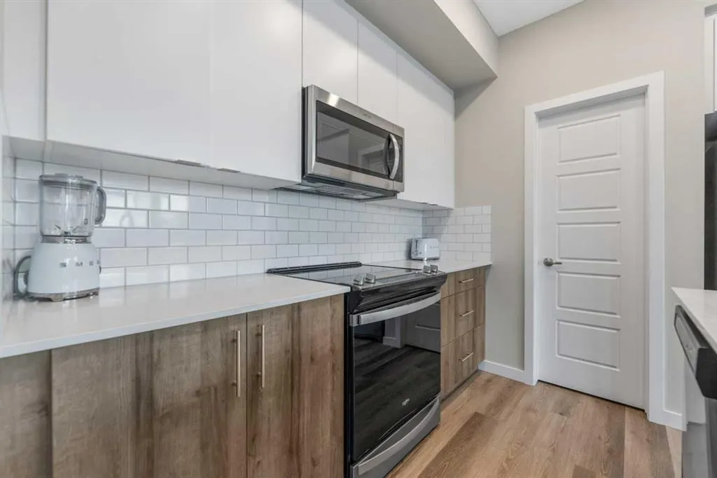 1605 17 Street SE, #302