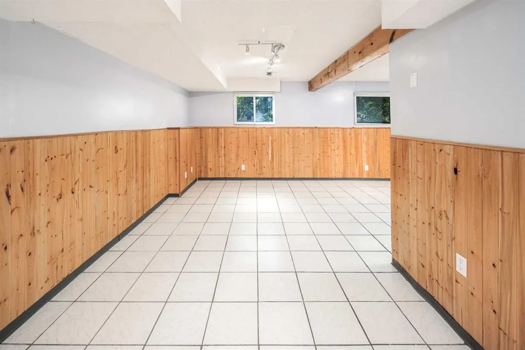 83 Edgeford Way NW
