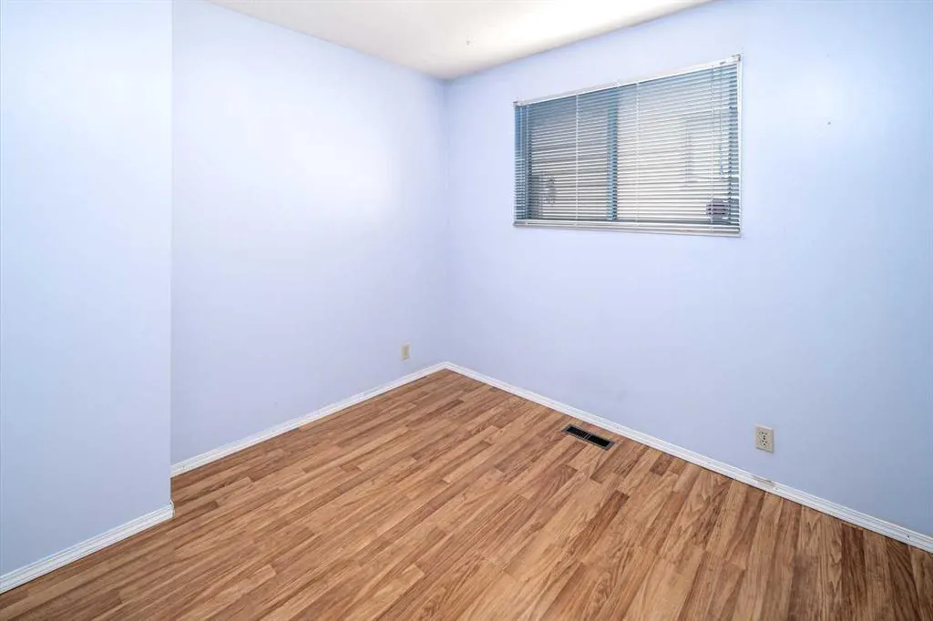 83 Edgeford Way NW