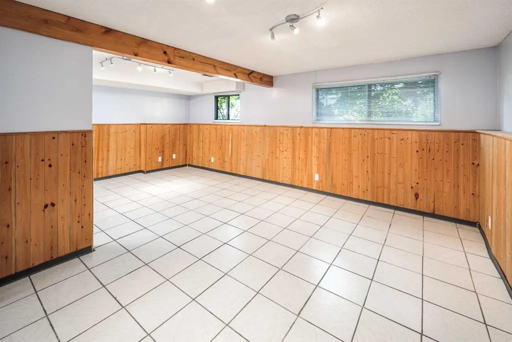 83 Edgeford Way NW