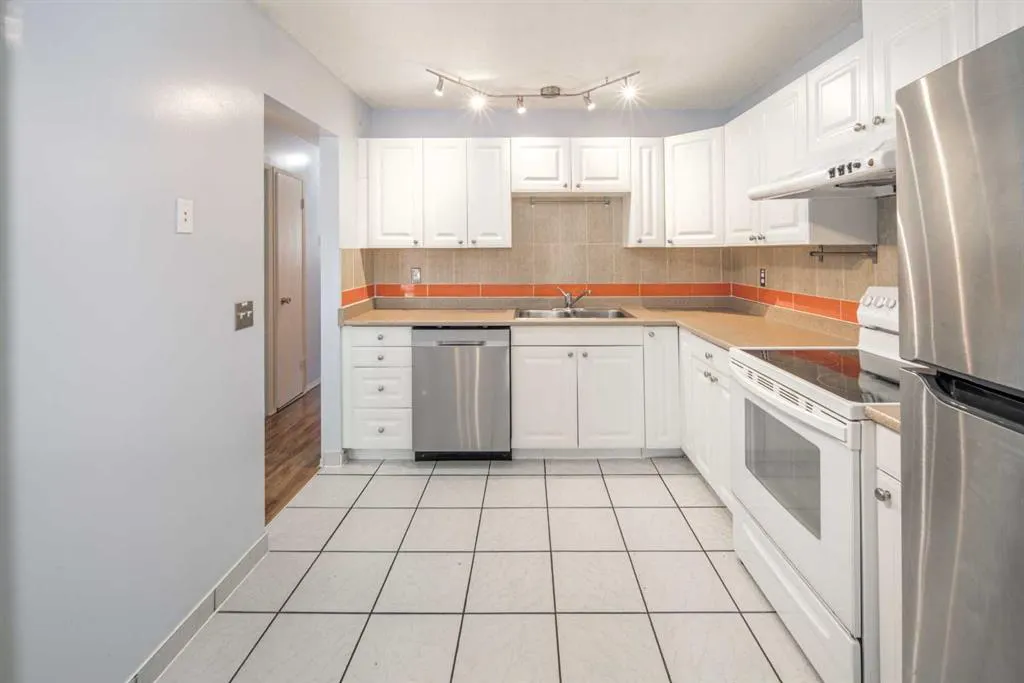 83 Edgeford Way NW