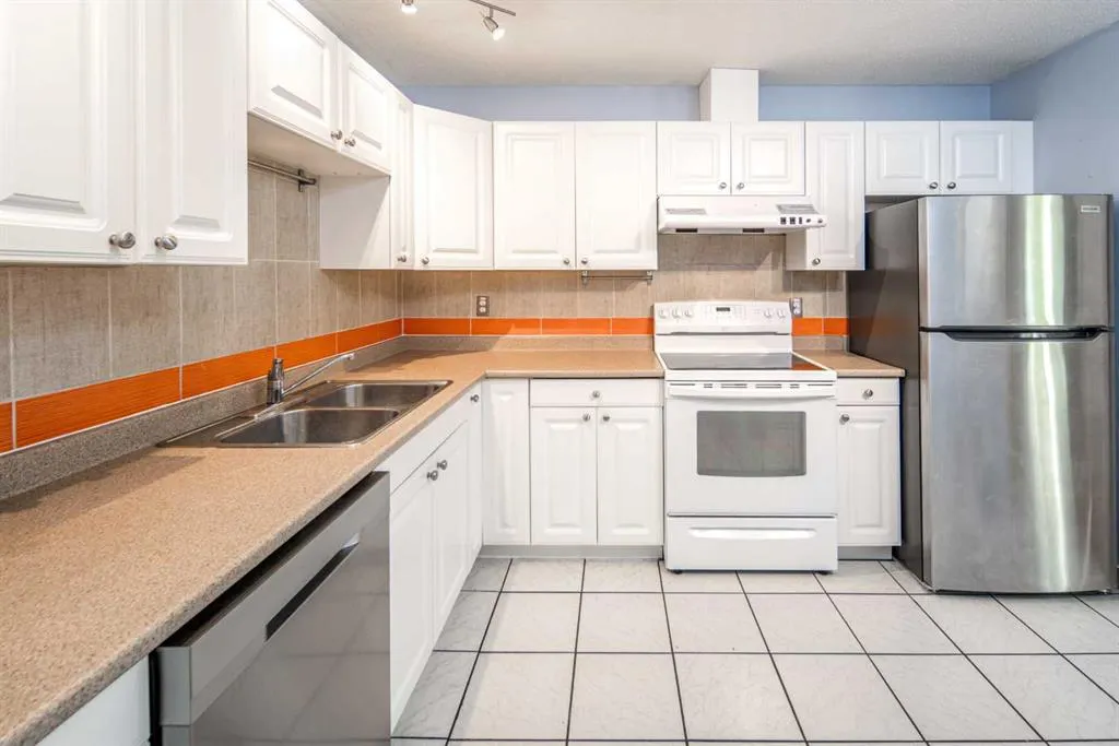 83 Edgeford Way NW