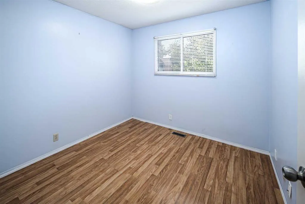 83 Edgeford Way NW