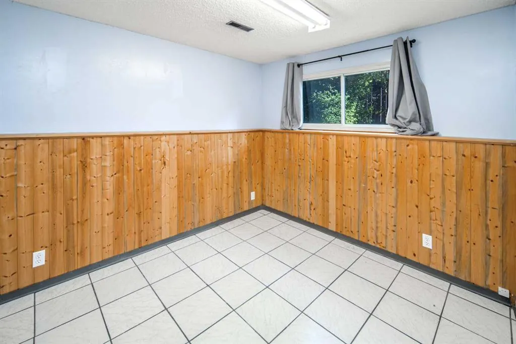 83 Edgeford Way NW