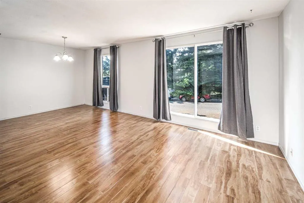 83 Edgeford Way NW