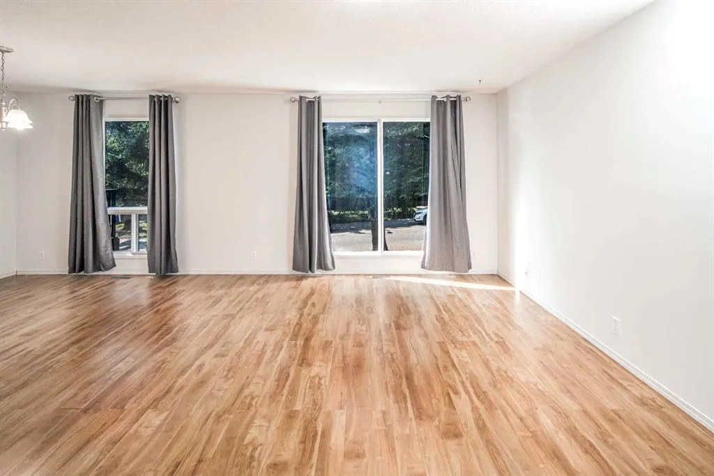 83 Edgeford Way NW