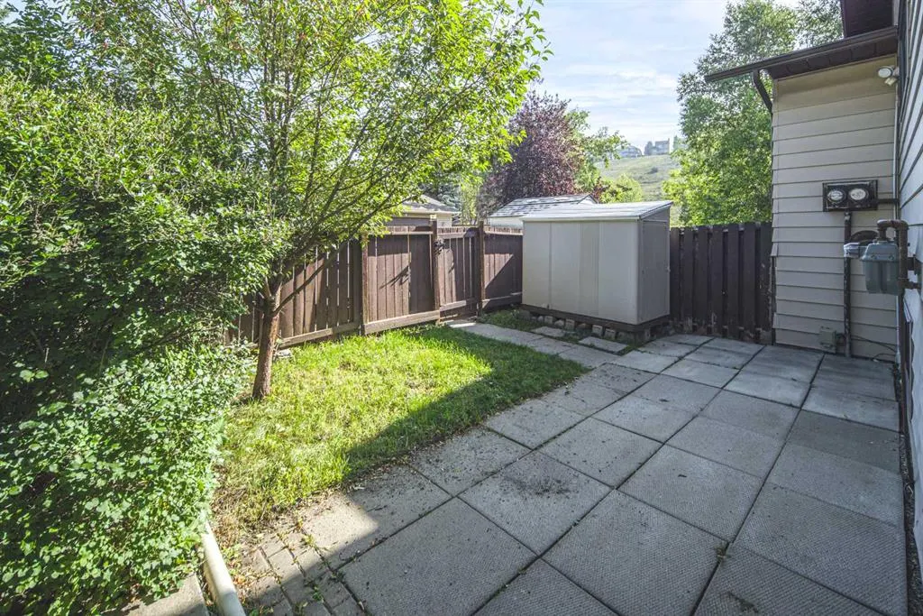 83 Edgeford Way NW