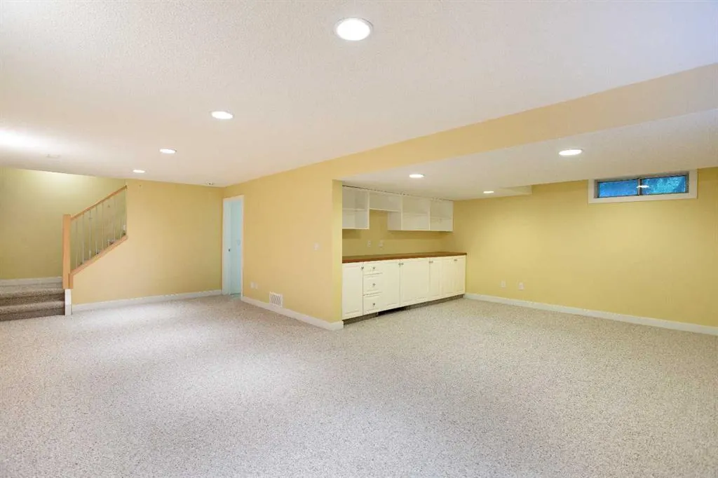 2 Varston Place NW