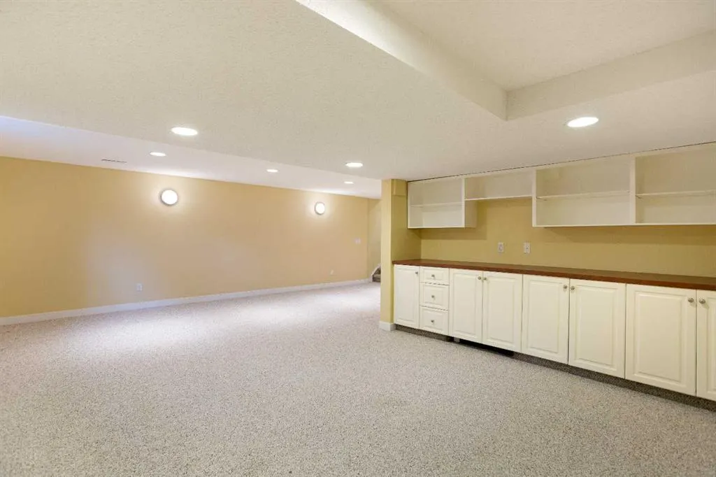 2 Varston Place NW