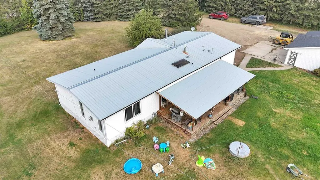 395039 Highway 761