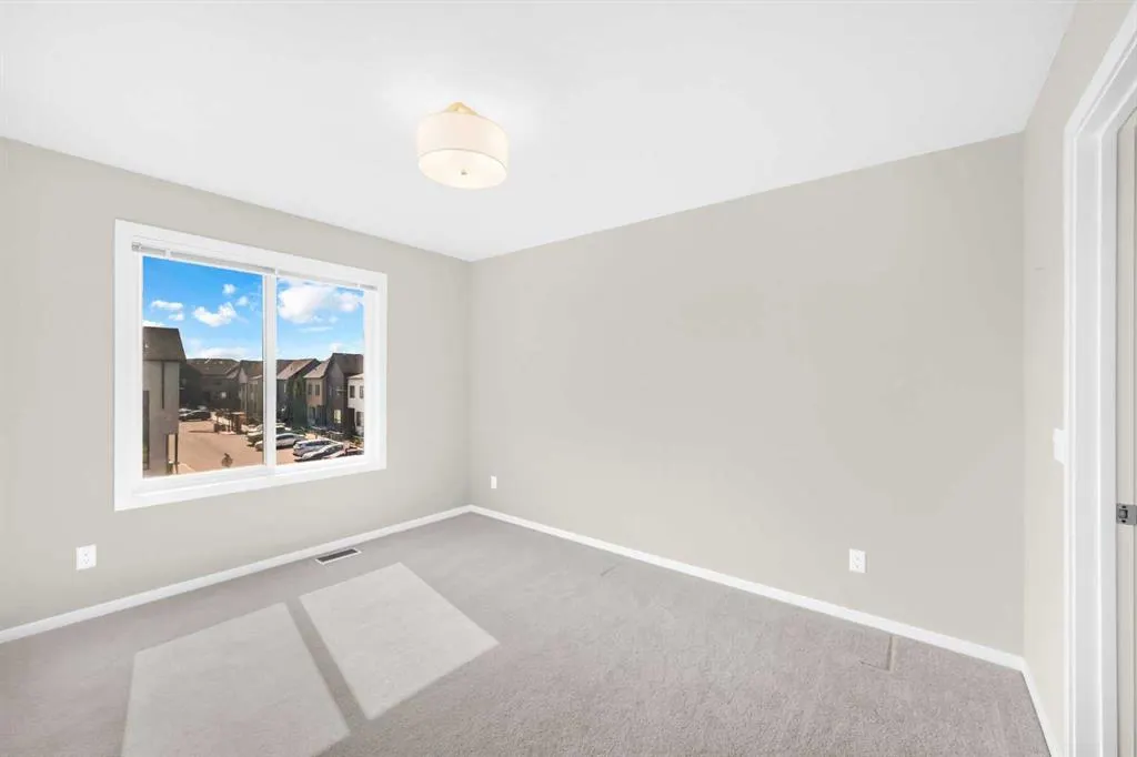 525 Redstone Walk NE, #203