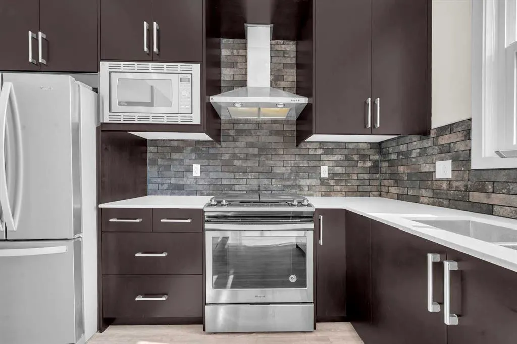 525 Redstone Walk NE, #203