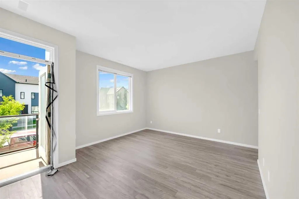 525 Redstone Walk NE, #203