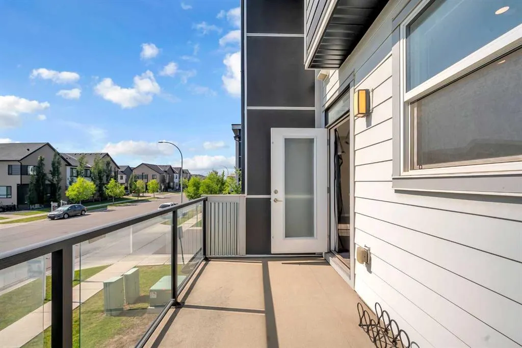 525 Redstone Walk NE, #203
