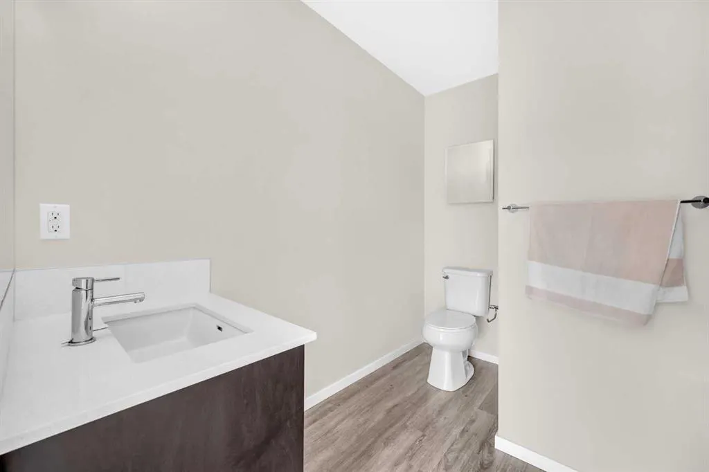 525 Redstone Walk NE, #203