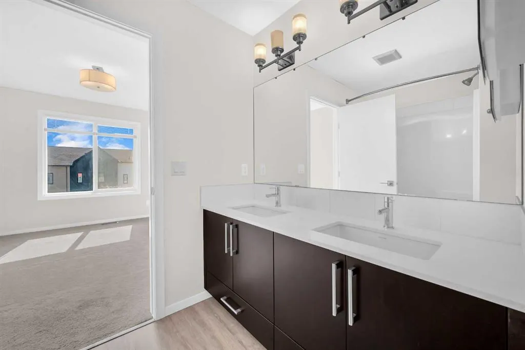 525 Redstone Walk NE, #203