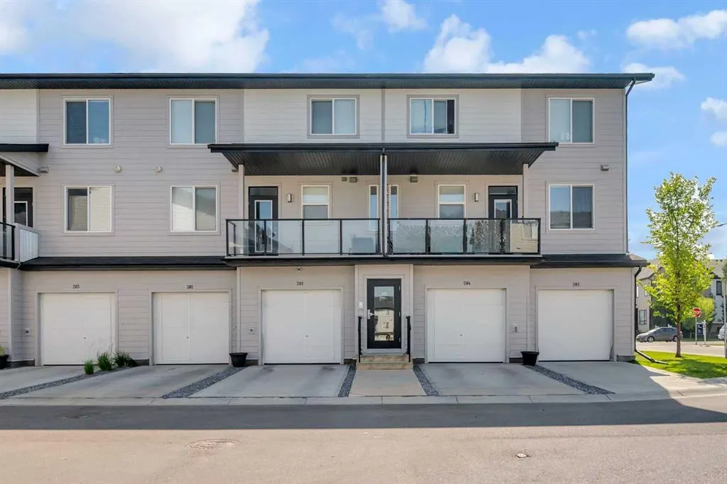 525 Redstone Walk NE, #203