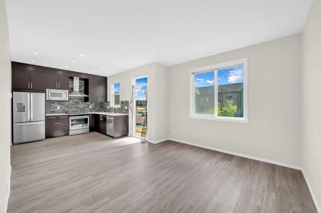 525 Redstone Walk NE, #203