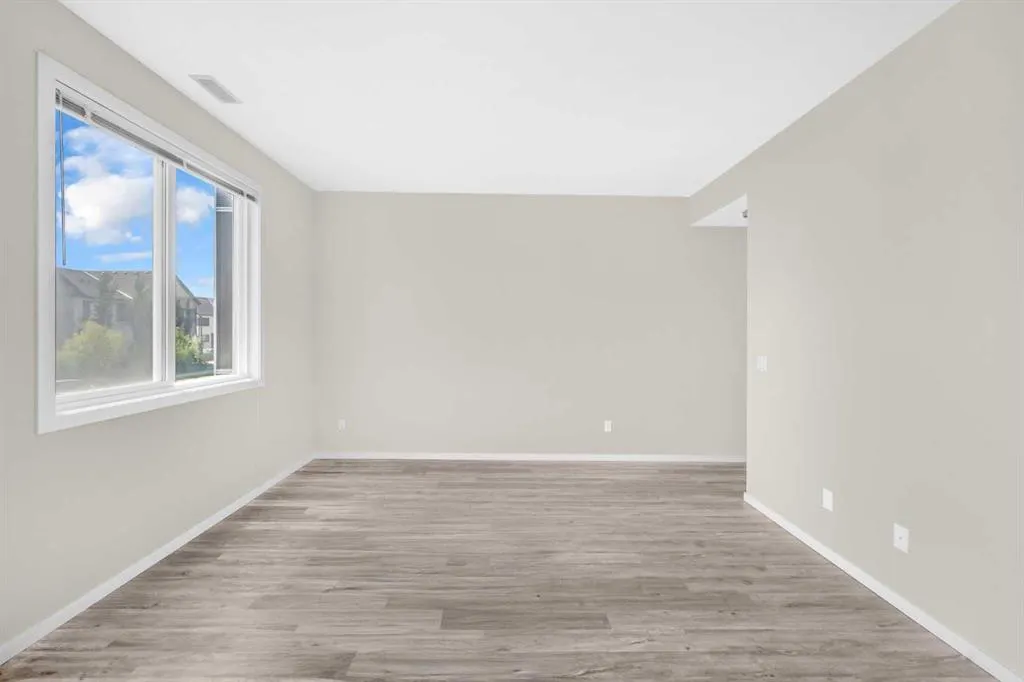 525 Redstone Walk NE, #203