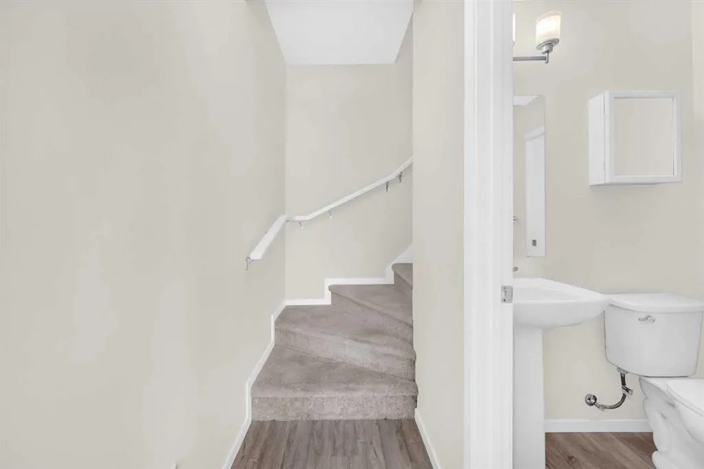 525 Redstone Walk NE, #203
