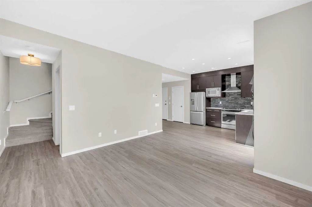 525 Redstone Walk NE, #203